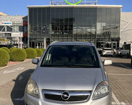 Серый Опель Зафира, объемом двигателя 1.7 л и пробегом 220 тыс. км за 6000 $, фото 8 на Automoto.ua