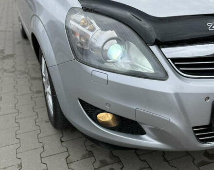 Серый Опель Зафира, объемом двигателя 1.8 л и пробегом 239 тыс. км за 7850 $, фото 10 на Automoto.ua