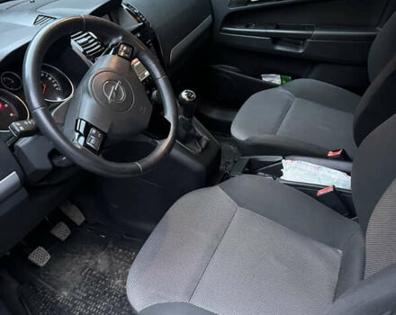 Серый Опель Зафира, объемом двигателя 1.7 л и пробегом 200 тыс. км за 7650 $, фото 14 на Automoto.ua