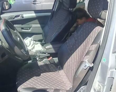 Серый Опель Зафира, объемом двигателя 1.69 л и пробегом 260 тыс. км за 7200 $, фото 3 на Automoto.ua