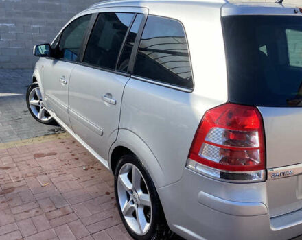 Серый Опель Зафира, объемом двигателя 1.7 л и пробегом 211 тыс. км за 7599 $, фото 6 на Automoto.ua