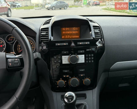Опель Зафіра 2011 у Тернополі на Automoto.ua Сірий Опель Зафіра, об'ємом двигуна 1.6 л та пробігом 233 тис. км за 7400 $, фото 22 на Automoto.ua