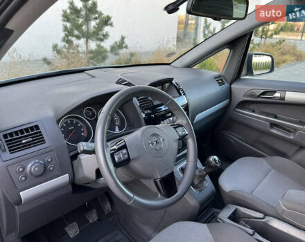 Серый Опель Зафира, объемом двигателя 1.6 л и пробегом 182 тыс. км за 6850 $, фото 44 на Automoto.ua