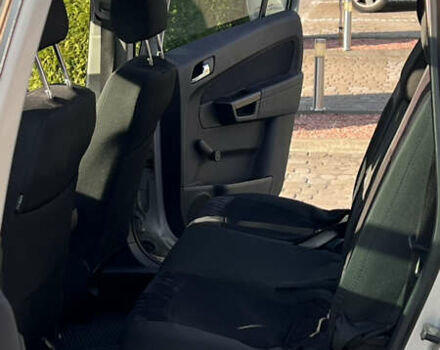 Серый Опель Зафира, объемом двигателя 1.7 л и пробегом 220 тыс. км за 6000 $, фото 10 на Automoto.ua