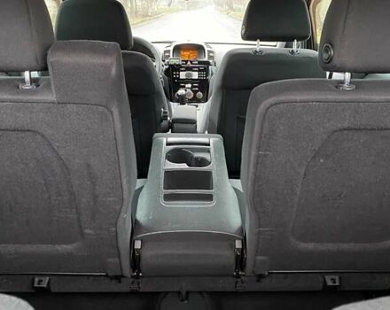 Серый Опель Зафира, объемом двигателя 1.7 л и пробегом 213 тыс. км за 6850 $, фото 34 на Automoto.ua