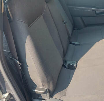 Серый Опель Зафира, объемом двигателя 1.69 л и пробегом 270 тыс. км за 7200 $, фото 3 на Automoto.ua