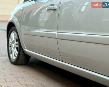 Серый Опель Зафира, объемом двигателя 1.8 л и пробегом 227 тыс. км за 7499 $, фото 16 на Automoto.ua