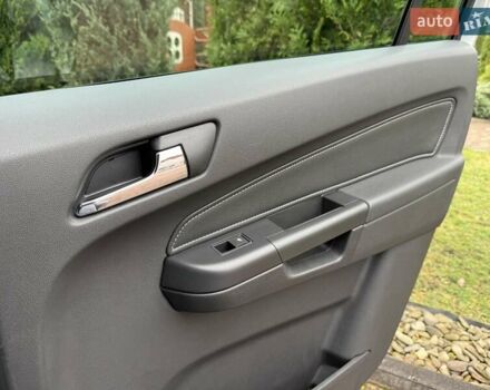 Серый Опель Зафира, объемом двигателя 1.7 л и пробегом 229 тыс. км за 8399 $, фото 148 на Automoto.ua