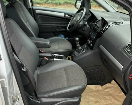 Серый Опель Зафира, объемом двигателя 1.8 л и пробегом 239 тыс. км за 7850 $, фото 45 на Automoto.ua