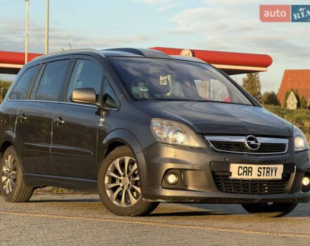 Серый Опель Зафира, объемом двигателя 1.7 л и пробегом 257 тыс. км за 7200 $, фото 6 на Automoto.ua