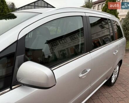 Серый Опель Зафира, объемом двигателя 1.7 л и пробегом 229 тыс. км за 8399 $, фото 16 на Automoto.ua