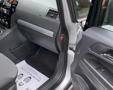 Серый Опель Зафира, объемом двигателя 1.7 л и пробегом 213 тыс. км за 6850 $, фото 37 на Automoto.ua