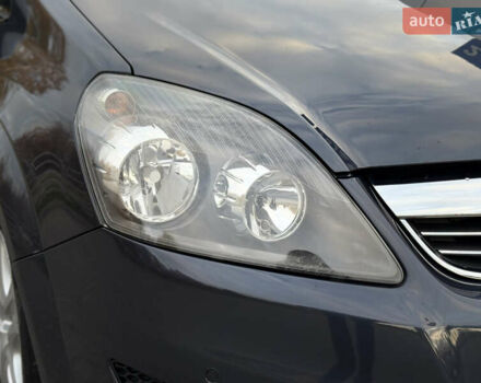 Серый Опель Зафира, объемом двигателя 1.6 л и пробегом 233 тыс. км за 7400 $, фото 12 на Automoto.ua