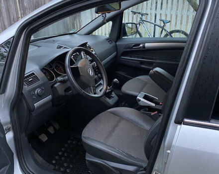 Серый Опель Зафира, объемом двигателя 1.7 л и пробегом 211 тыс. км за 7599 $, фото 7 на Automoto.ua