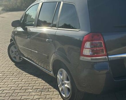 Серый Опель Зафира, объемом двигателя 1.7 л и пробегом 196 тыс. км за 7600 $, фото 5 на Automoto.ua