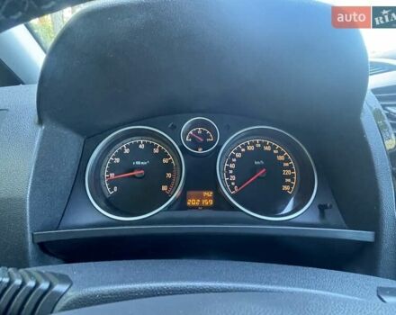 Сірий Опель Зафіра, об'ємом двигуна 1.8 л та пробігом 202 тис. км за 7400 $, фото 13 на Automoto.ua