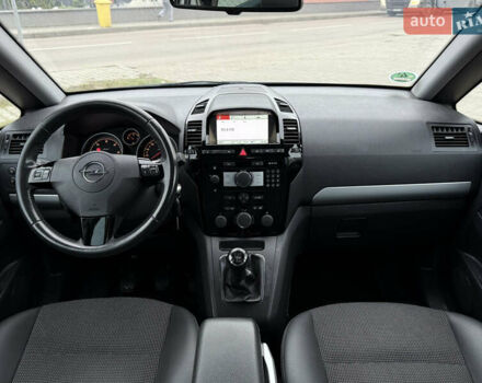 Серый Опель Зафира, объемом двигателя 1.7 л и пробегом 192 тыс. км за 7890 $, фото 24 на Automoto.ua