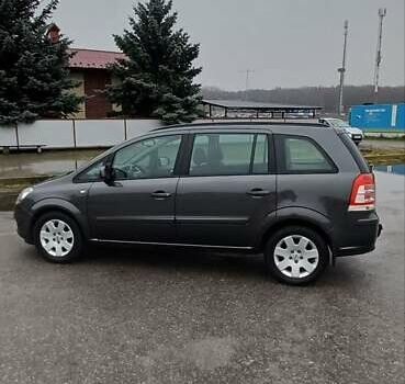 Серый Опель Зафира, объемом двигателя 1.6 л и пробегом 183 тыс. км за 7300 $, фото 5 на Automoto.ua