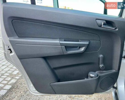 Серый Опель Зафира, объемом двигателя 1.7 л и пробегом 335 тыс. км за 7690 $, фото 35 на Automoto.ua