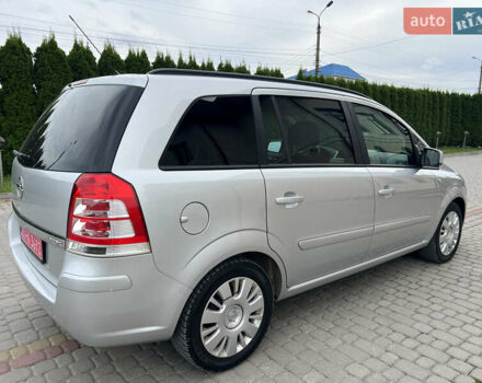 Серый Опель Зафира, объемом двигателя 1.7 л и пробегом 184 тыс. км за 7990 $, фото 11 на Automoto.ua