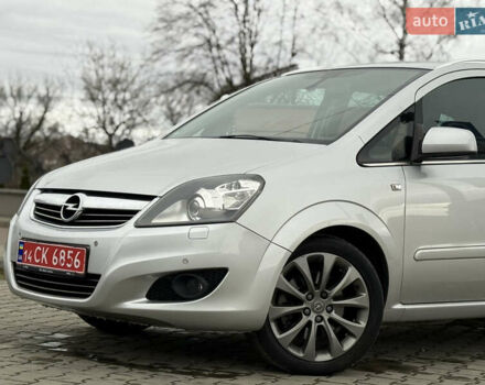 Серый Опель Зафира, объемом двигателя 1.7 л и пробегом 192 тыс. км за 7890 $, фото 63 на Automoto.ua