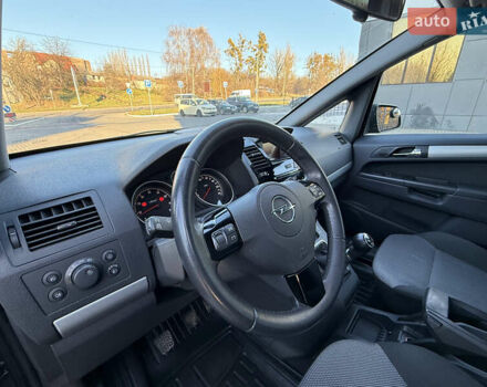 Серый Опель Зафира, объемом двигателя 1.8 л и пробегом 170 тыс. км за 7200 $, фото 11 на Automoto.ua