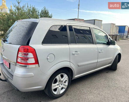 Серый Опель Зафира, объемом двигателя 1.6 л и пробегом 142 тыс. км за 7150 $, фото 9 на Automoto.ua