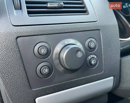 Серый Опель Зафира, объемом двигателя 1.7 л и пробегом 335 тыс. км за 7690 $, фото 20 на Automoto.ua