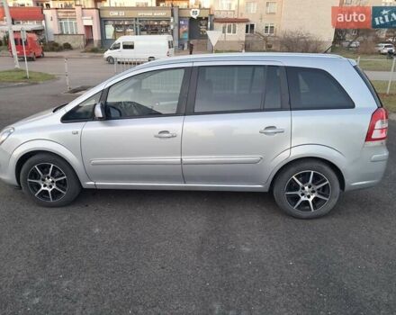 Серый Опель Зафира, объемом двигателя 1.6 л и пробегом 202 тыс. км за 6300 $, фото 4 на Automoto.ua