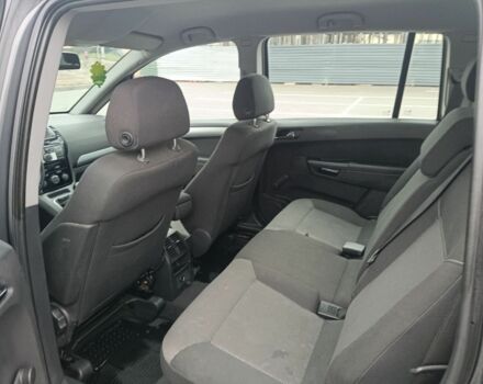 Серый Опель Зафира, объемом двигателя 1.7 л и пробегом 300 тыс. км за 3600 $, фото 5 на Automoto.ua