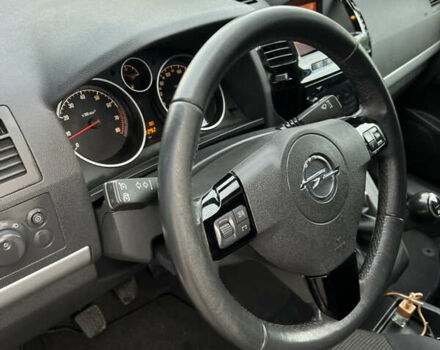 Серый Опель Зафира, объемом двигателя 1.6 л и пробегом 142 тыс. км за 7150 $, фото 33 на Automoto.ua