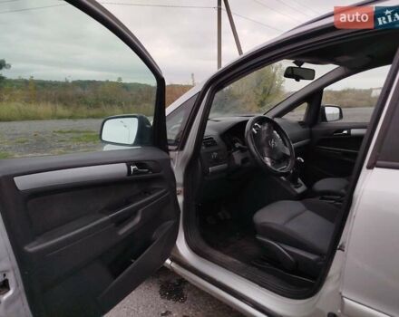Сірий Опель Зафіра, об'ємом двигуна 1.6 л та пробігом 230 тис. км за 6500 $, фото 5 на Automoto.ua
