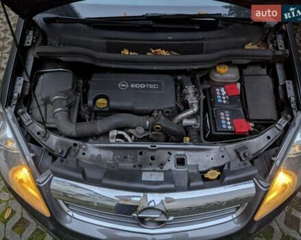 Серый Опель Зафира, объемом двигателя 1.7 л и пробегом 300 тыс. км за 6500 $, фото 4 на Automoto.ua