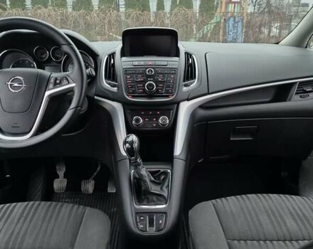 Серый Опель Зафира, объемом двигателя 1.96 л и пробегом 224 тыс. км за 10500 $, фото 7 на Automoto.ua