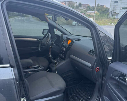 Серый Опель Зафира, объемом двигателя 1.7 л и пробегом 185 тыс. км за 8500 $, фото 8 на Automoto.ua