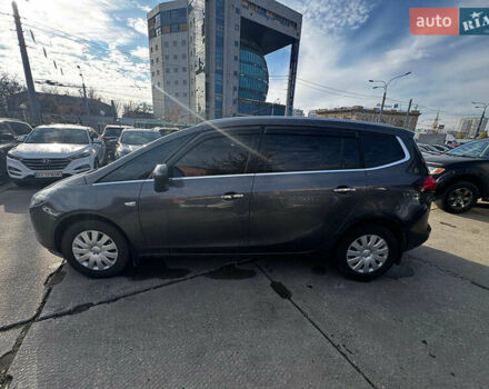 Сірий Опель Зафіра, об'ємом двигуна 2 л та пробігом 235 тис. км за 8990 $, фото 2 на Automoto.ua