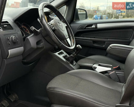 Серый Опель Зафира, объемом двигателя 1.7 л и пробегом 192 тыс. км за 7890 $, фото 11 на Automoto.ua