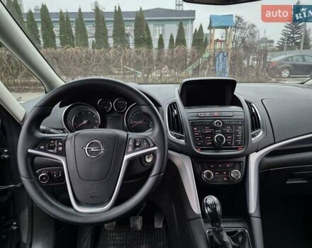 Серый Опель Зафира, объемом двигателя 1.96 л и пробегом 224 тыс. км за 10500 $, фото 1 на Automoto.ua