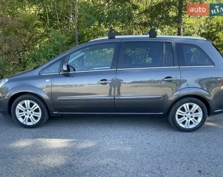 Сірий Опель Зафіра, об'ємом двигуна 1.8 л та пробігом 202 тис. км за 7400 $, фото 8 на Automoto.ua