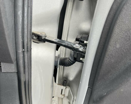 Серый Опель Зафира, объемом двигателя 1.6 л и пробегом 142 тыс. км за 7150 $, фото 29 на Automoto.ua