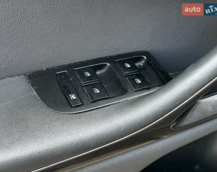 Сірий Опель Зафіра, об'ємом двигуна 2 л та пробігом 235 тис. км за 8990 $, фото 8 на Automoto.ua