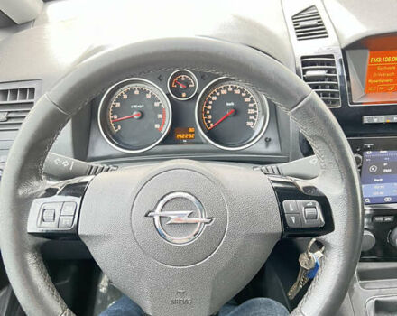 Серый Опель Зафира, объемом двигателя 1.6 л и пробегом 142 тыс. км за 7150 $, фото 45 на Automoto.ua