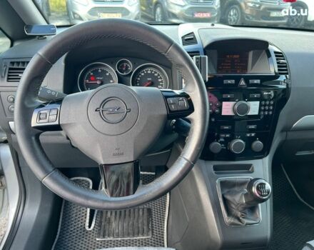 Серый Опель Зафира, объемом двигателя 1.7 л и пробегом 335 тыс. км за 7690 $, фото 22 на Automoto.ua