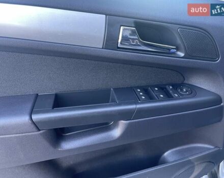 Сірий Опель Зафіра, об'ємом двигуна 1.8 л та пробігом 202 тис. км за 7400 $, фото 9 на Automoto.ua