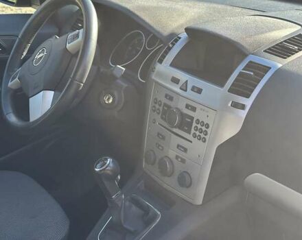 Серый Опель Зафира, объемом двигателя 1.7 л и пробегом 196 тыс. км за 7600 $, фото 15 на Automoto.ua