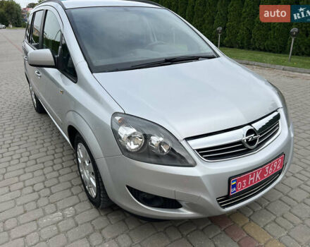 Серый Опель Зафира, объемом двигателя 1.7 л и пробегом 184 тыс. км за 7990 $, фото 6 на Automoto.ua