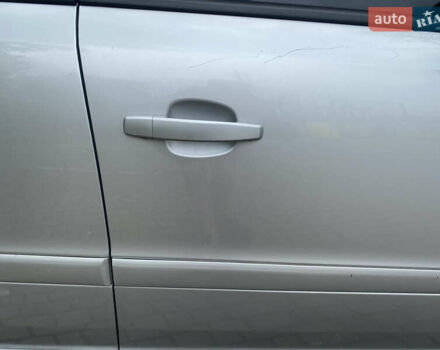 Серый Опель Зафира, объемом двигателя 1.69 л и пробегом 257 тыс. км за 6200 $, фото 25 на Automoto.ua