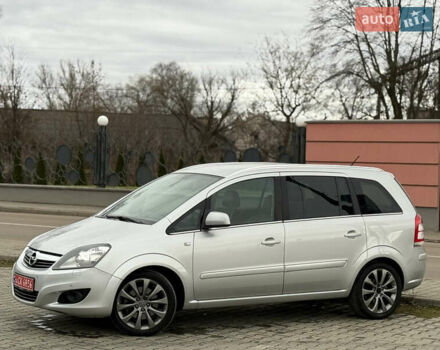 Серый Опель Зафира, объемом двигателя 1.7 л и пробегом 192 тыс. км за 7890 $, фото 59 на Automoto.ua