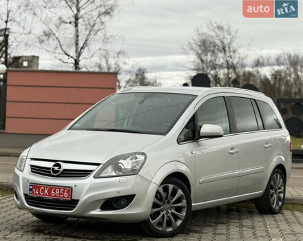 Серый Опель Зафира, объемом двигателя 1.7 л и пробегом 192 тыс. км за 7890 $, фото 55 на Automoto.ua