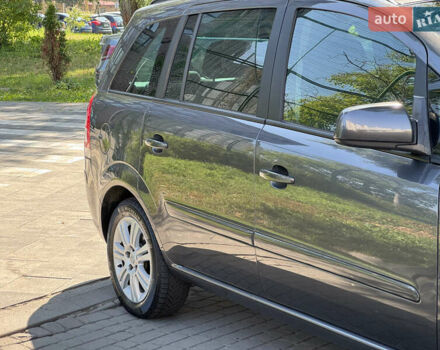 Серый Опель Зафира, объемом двигателя 1.7 л и пробегом 256 тыс. км за 7899 $, фото 22 на Automoto.ua